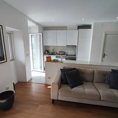 Apartment T1 Balcony W River Views, R Cardiff,