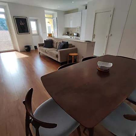 T1 Balcony W River Views, R Cardiff, Apartment *
