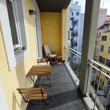 T1 Balcony W River Views, R Cardiff, Lisbon