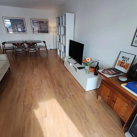 T1 Balcony W River Views, R Cardiff, Apartment Lisbon